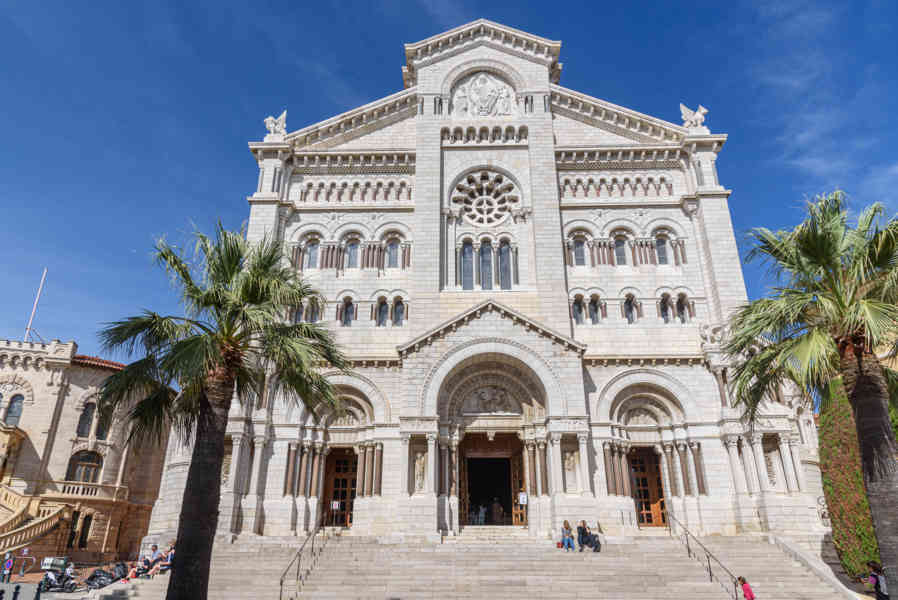 Principado de Mónaco 18 - Montecarlo - catedral de San Nicolás.jpg